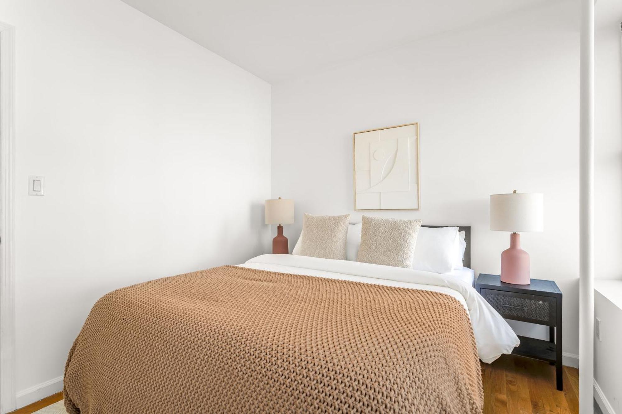 Spacious 3bedroom 1bath In The Heart Of The Lower East Side Near Iconic Nyc Landmarks * Nova York