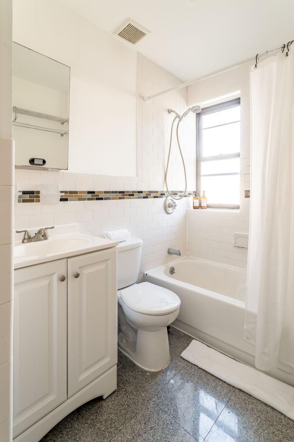 Spacious 3bedroom 1bath In The Heart Of The Lower East Side Near Iconic Nyc Landmarks Apartamento *
