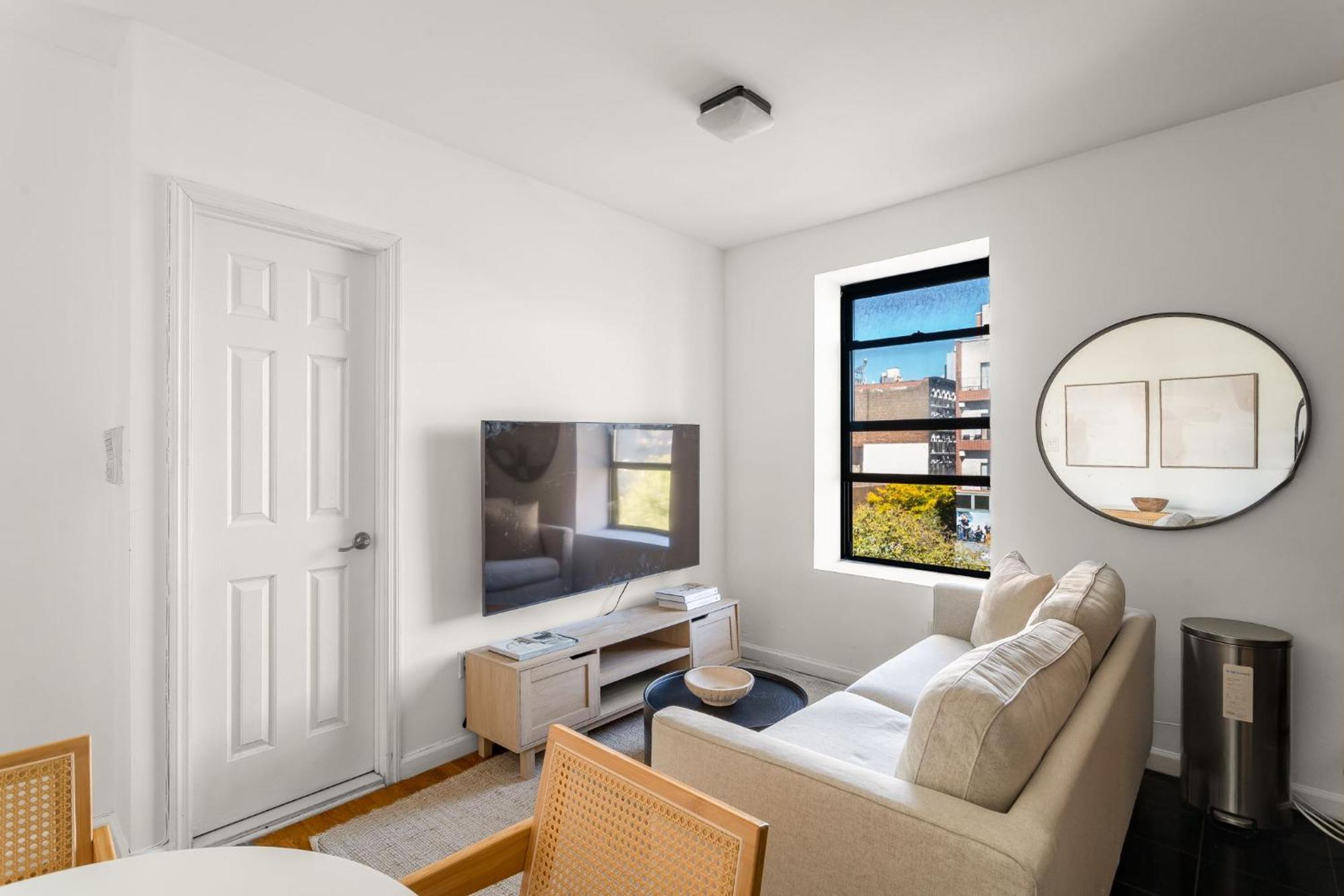 Spacious 3bedroom 1bath In The Heart Of The Lower East Side Near Iconic Nyc Landmarks Nova York